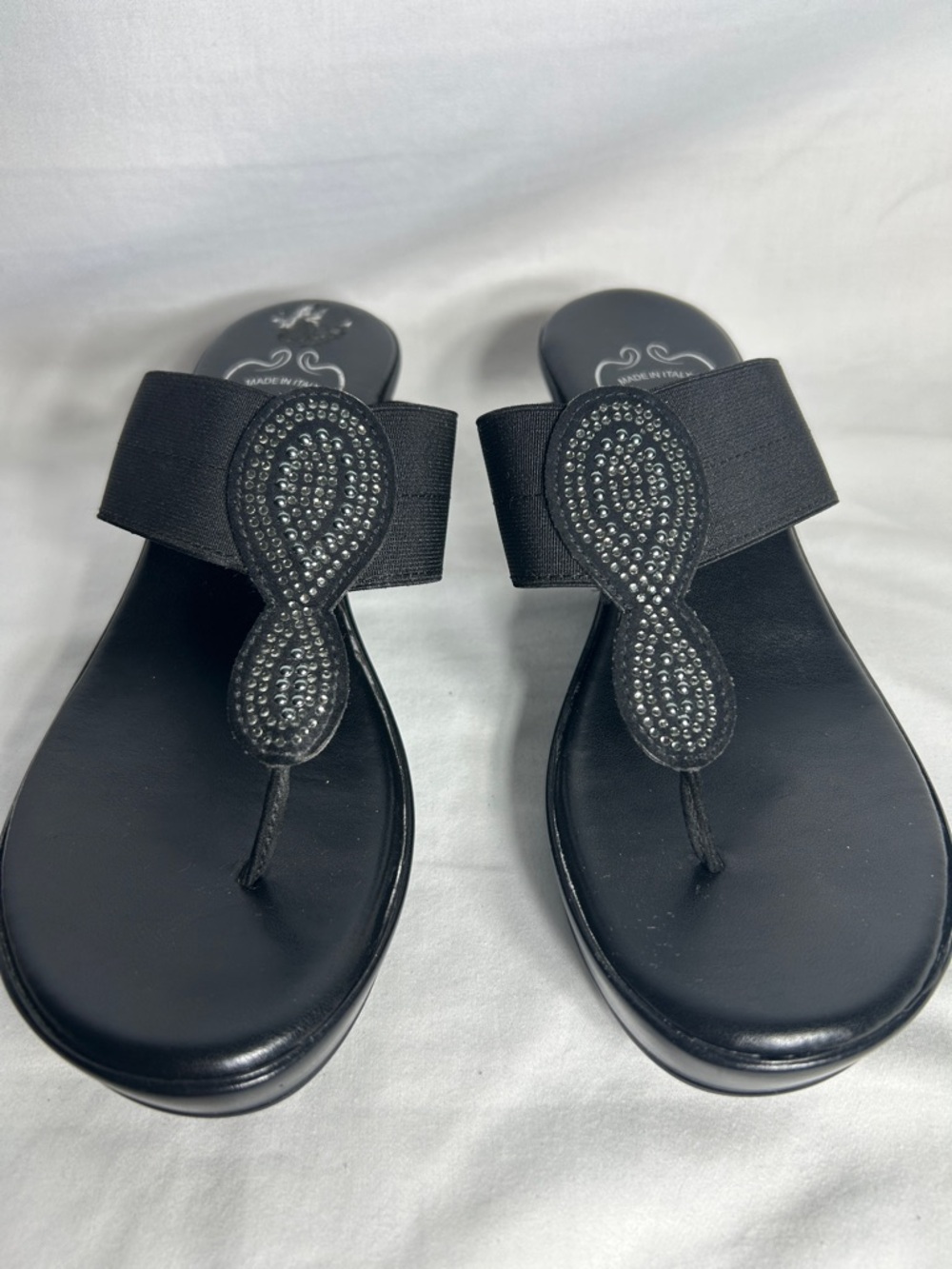 Italian Shoemakers Black Rhinestone Wedge Thong Sandals, Size 7 1/2 - Picture 2 of 7